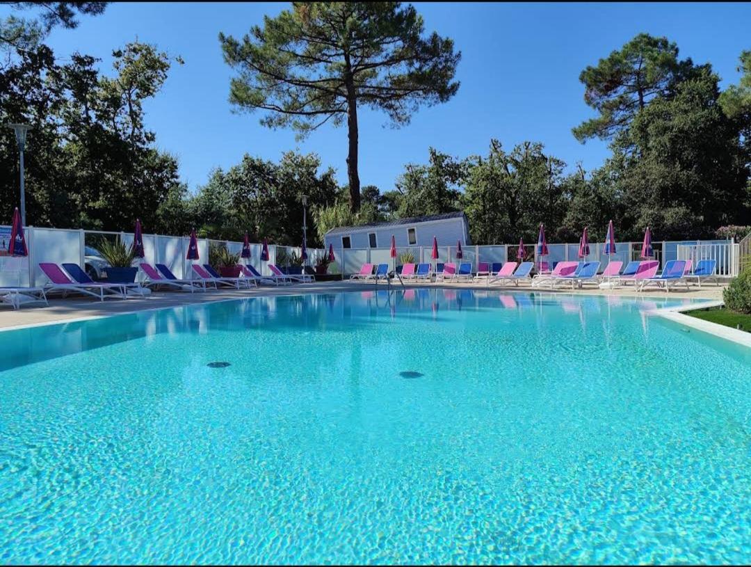 Dejean 178 Hotel Soulac-sur-Mer Exterior photo